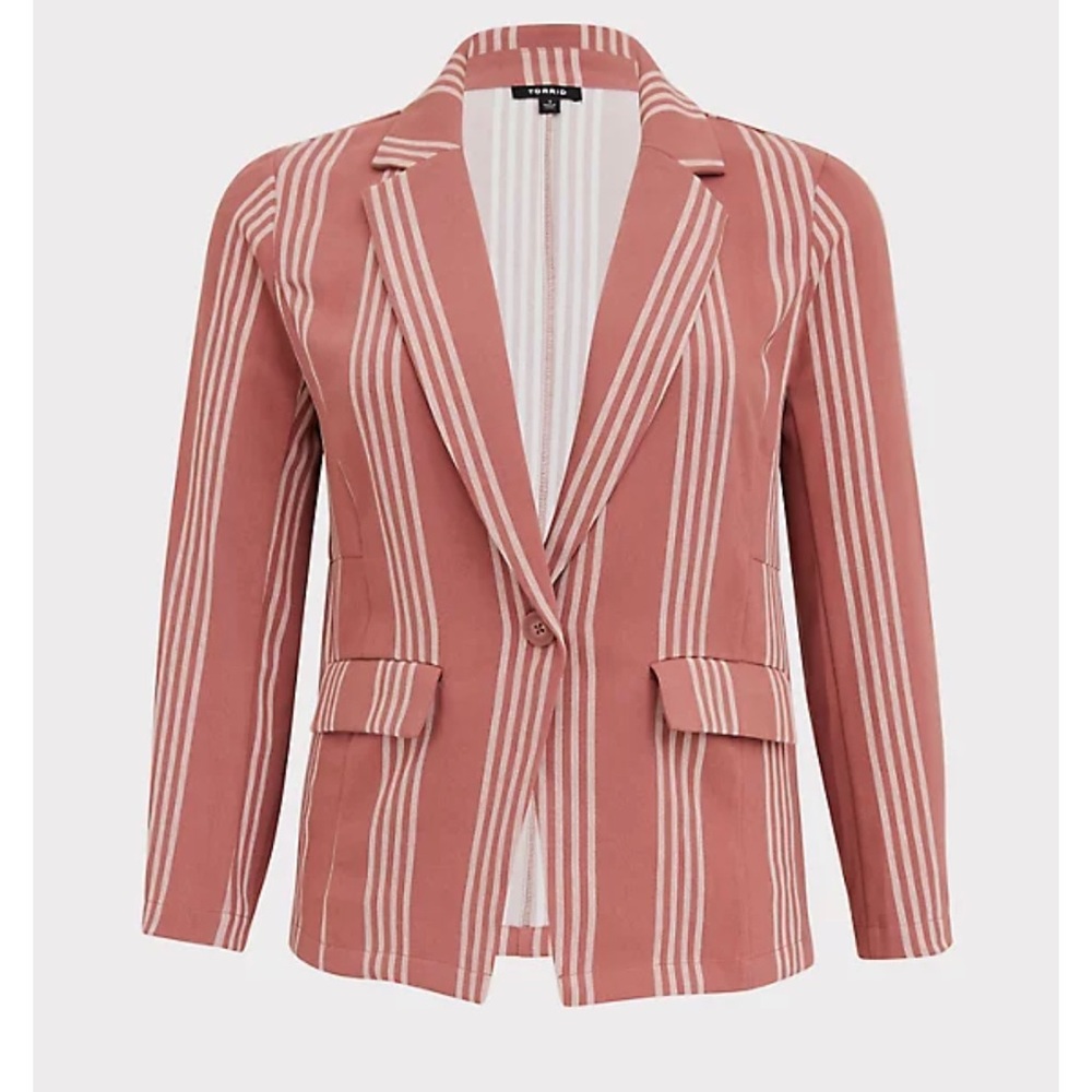 NWT. Torrid 0. Boyfriend blazer